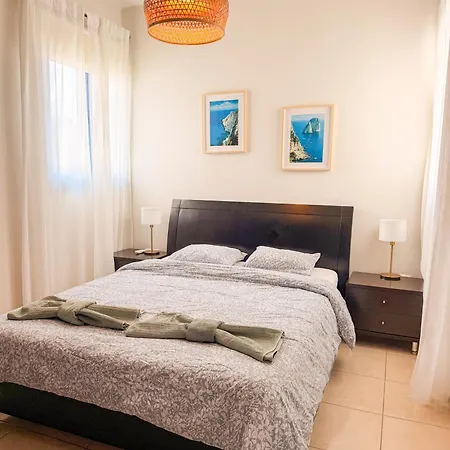 2-bedroom With Pool Apartman *